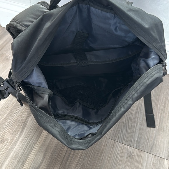 Roblox all black backpack - Picture 5 of 5